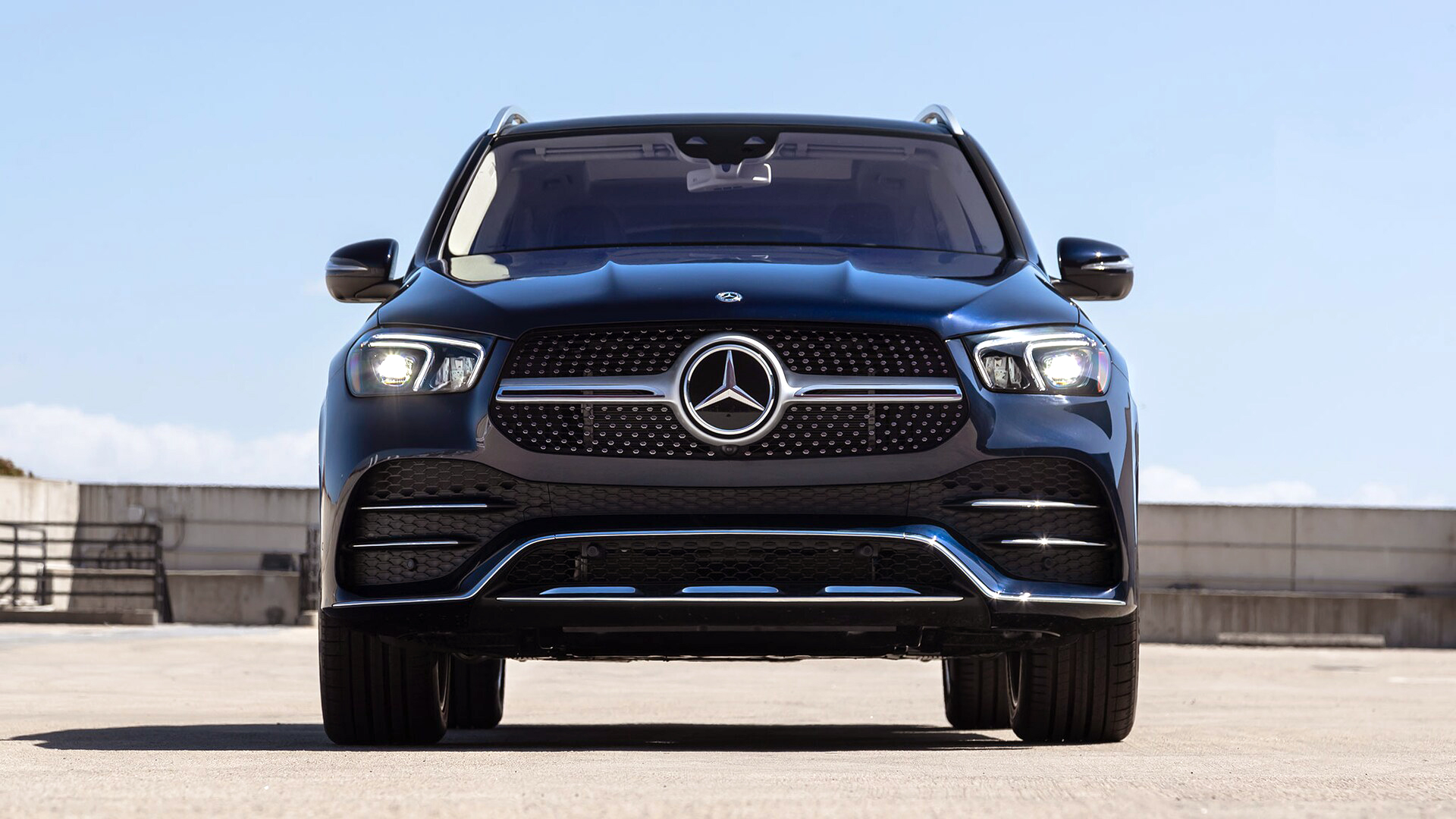 2023 Mercedes-Benz GLE in black color