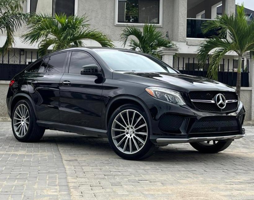 Silver 2015 Chevrolet Malibu with clean interior